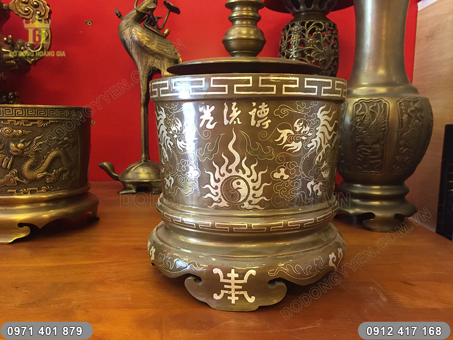 bát hương khảm tam khí