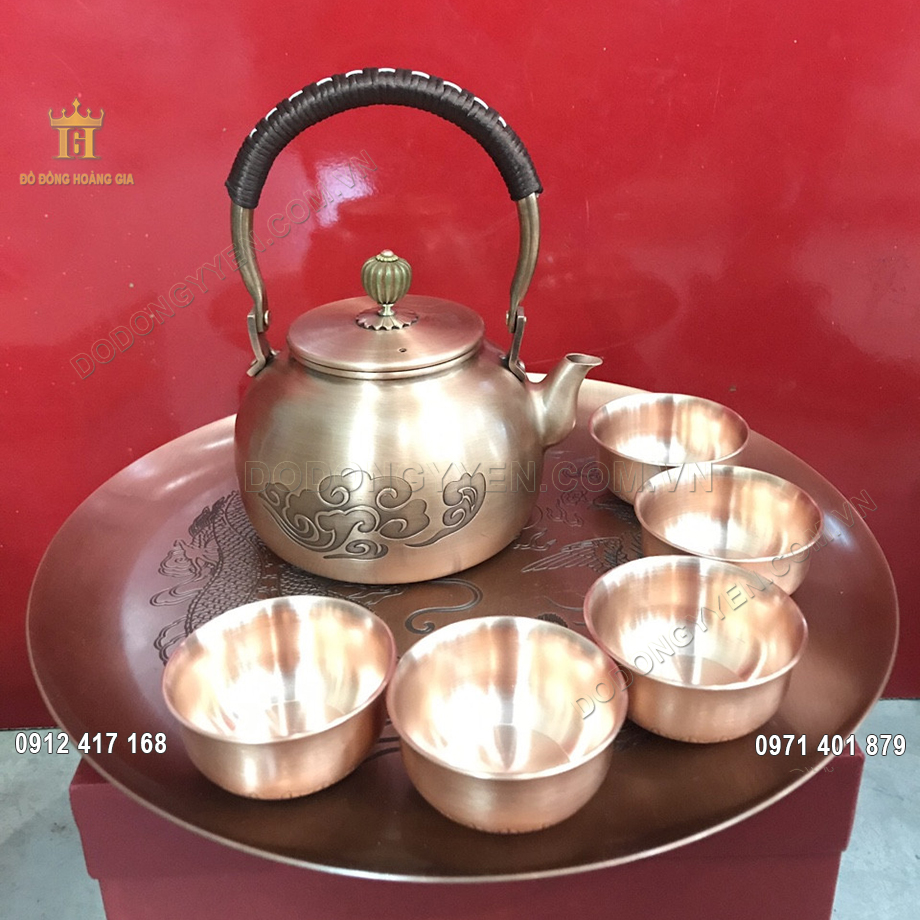 Bộ Chuyên Chén Bằng Đồng Đỏ Chạm Rồng Phượng Tinh Xảo