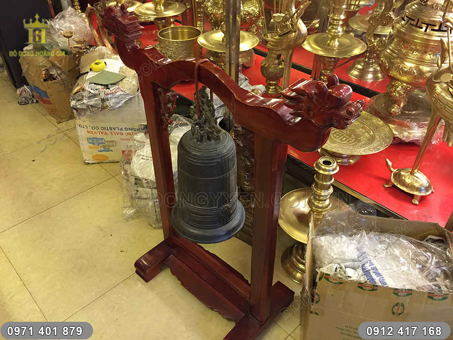 chu&ocirc;ng đồng cỡ vừa