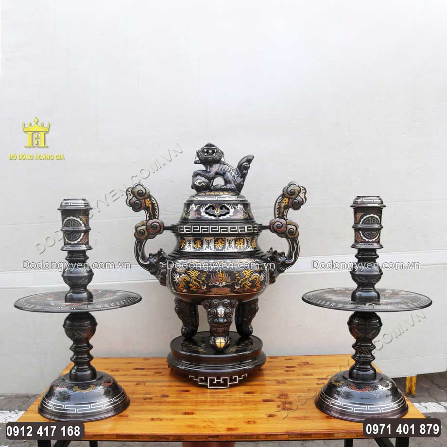 Bộ Tam Sự Đỉnh Nến Bằng Đồng Đỏ Khảm Ngũ Sắc Cao 65Cm
