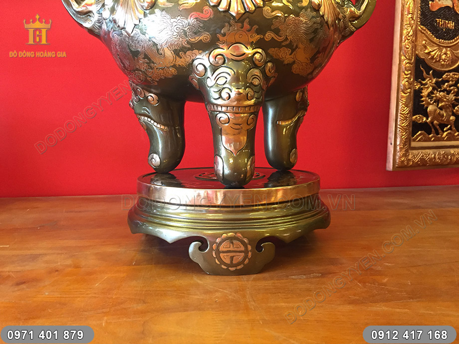 đỉnh đồng chữ triện