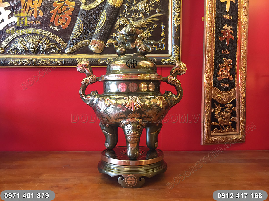 đỉnh đồng chữ triện