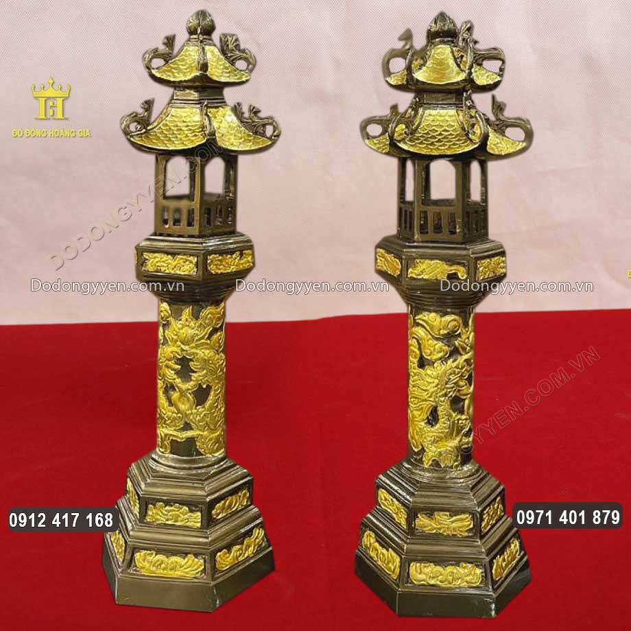 Đôi Đèn Thờ Cúng Bằng Đồng Đỏ Hun Giả Cổ Hoa Văn Dát Vàng 9999