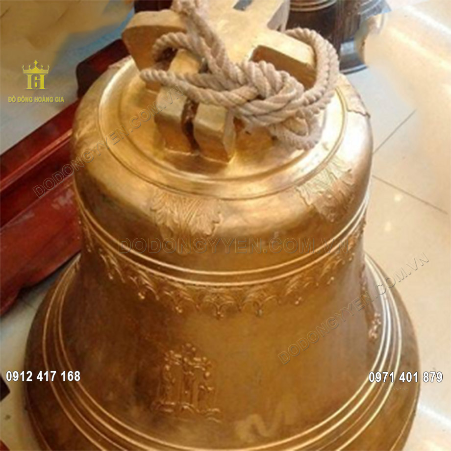 Quai chu&ocirc;ng c&oacute; h&igrave;nh chữ thập v&ocirc; c&ugrave;ng chắc chắn v&agrave; khỏe khoắn