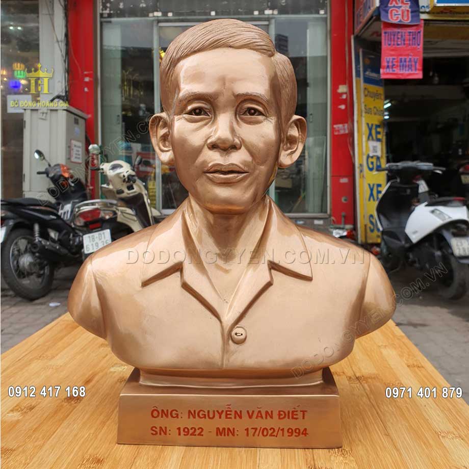 Đ&uacute;c Tượng Đồng Truyền Thần Cụ &Ocirc;ng Bằng Đồng Đỏ