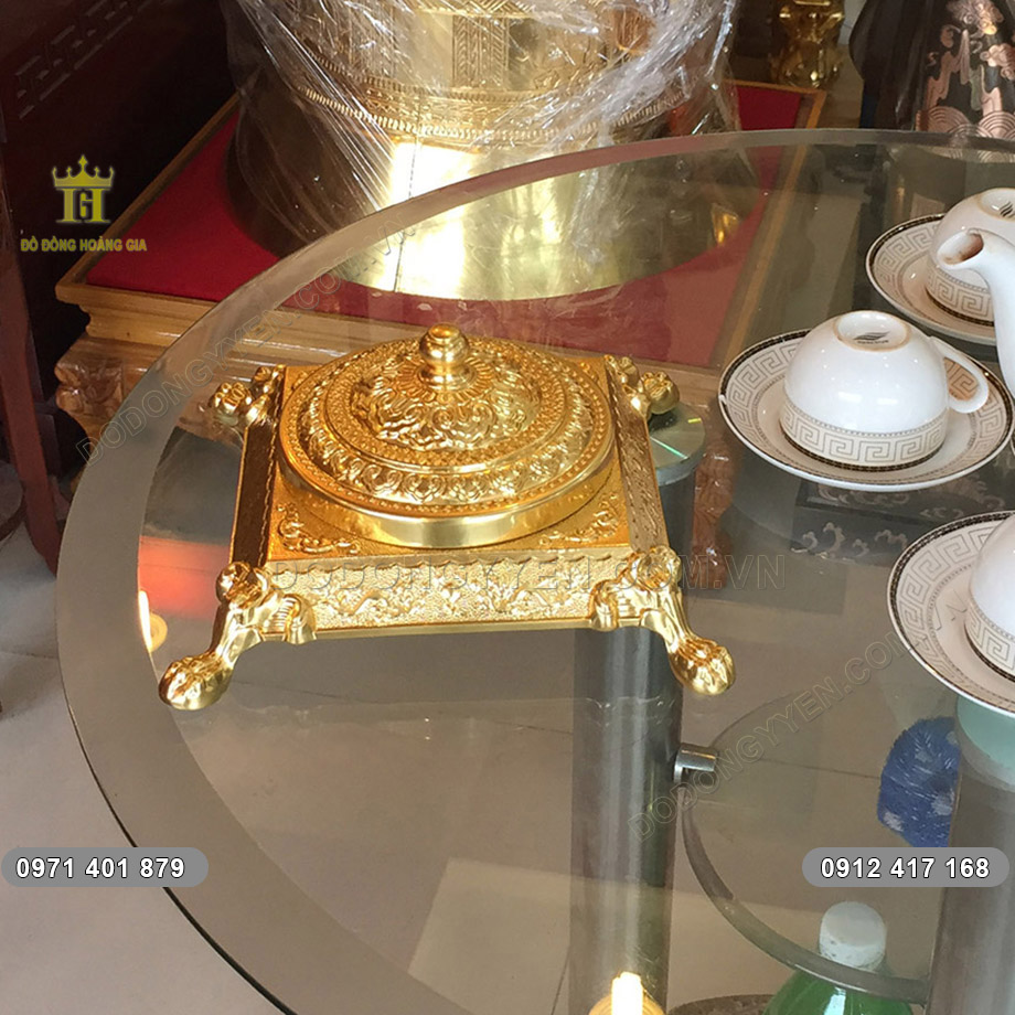 Gạt Tàn Bằng Đồng Thếp Vàng Ta