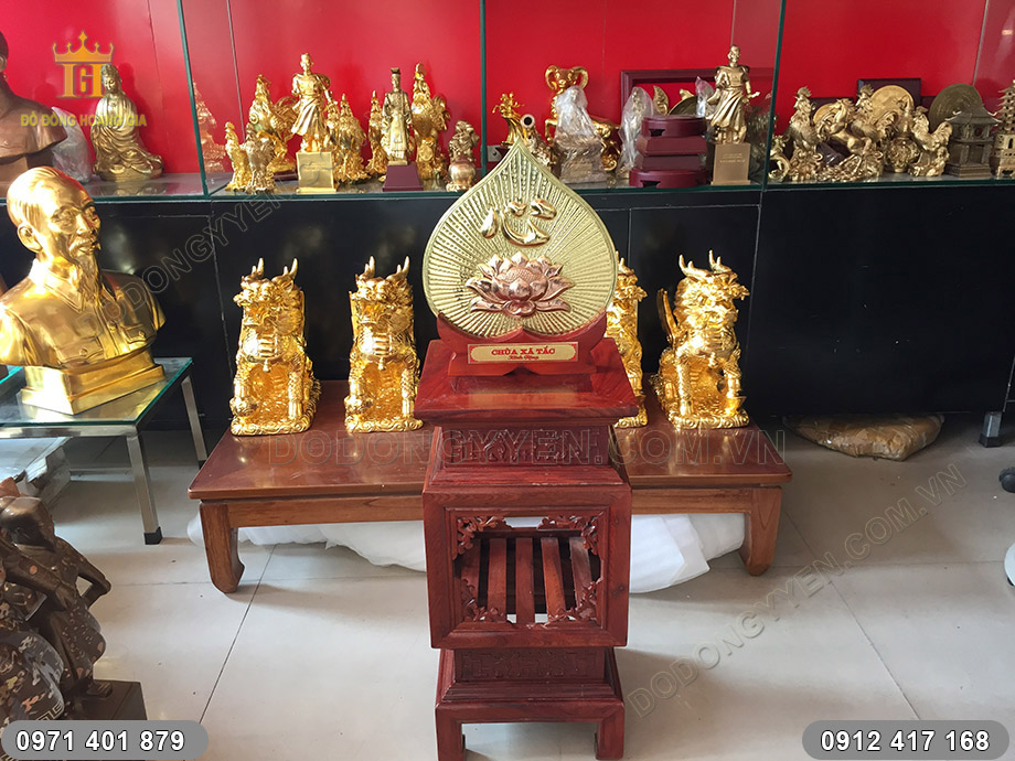 l&aacute; đề chữ t&acirc;m hoa sen