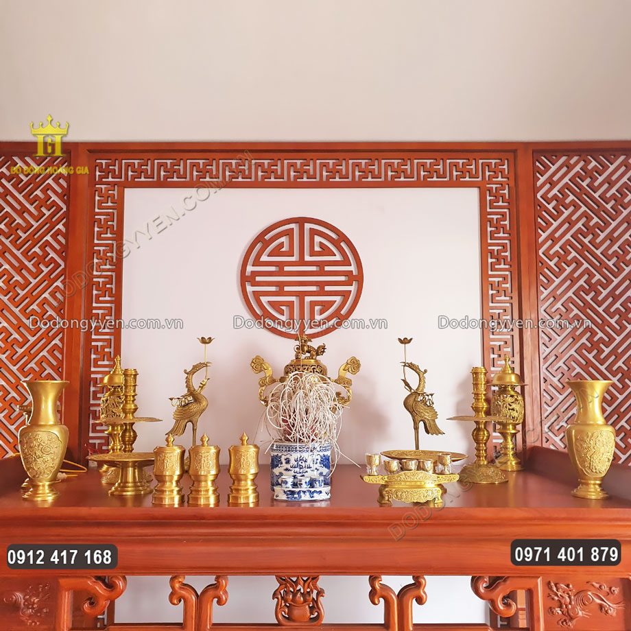 Lắp Đặt Bộ Đồ Thờ Bằng Đồng Vàng Cao 60Cm Cho Khách Hàng Tại Hà Nội