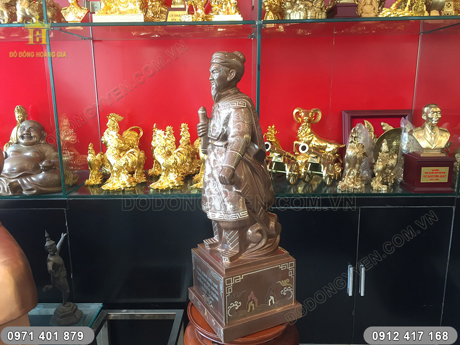 tượng trần quốc tuấn h&agrave;ng độc