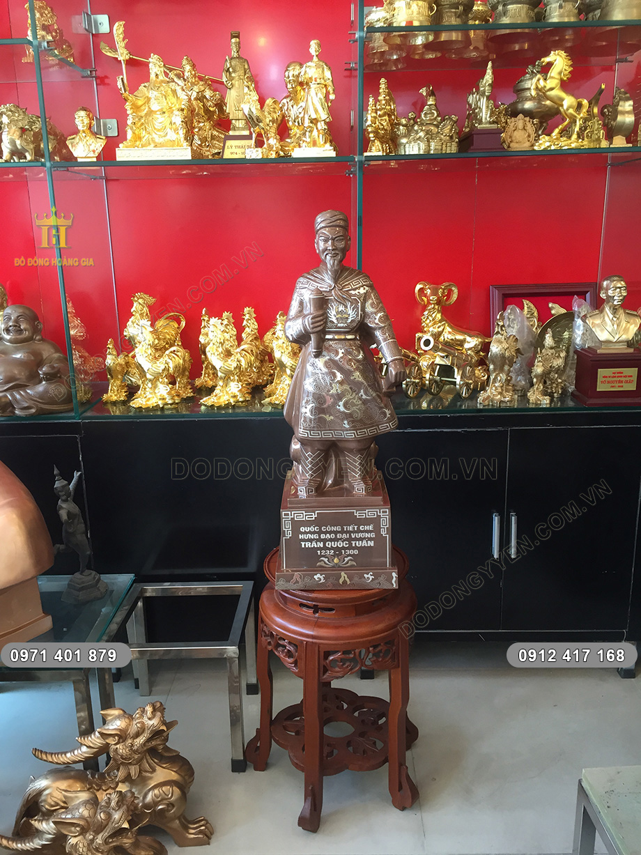 tượng trần quốc tuấn h&agrave;ng độc