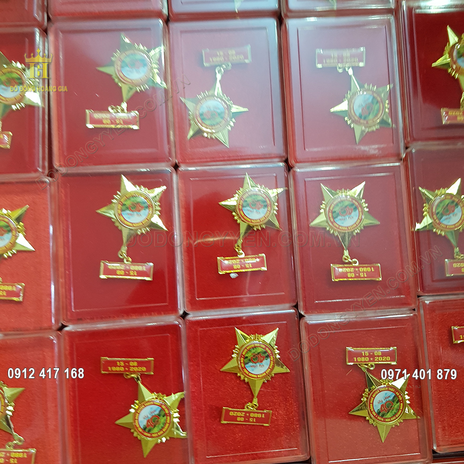 Quà Lưu Niệm Huân Huy Chương Bằng Đồng
