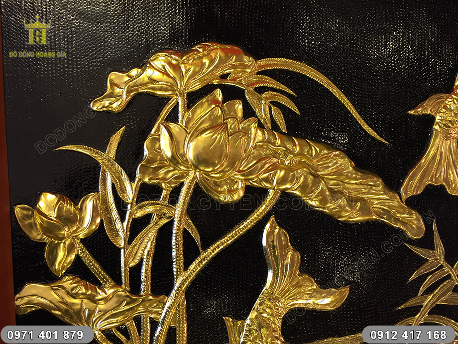 tranh cửu ngư hoa sen d&aacute;t v&agrave;ng