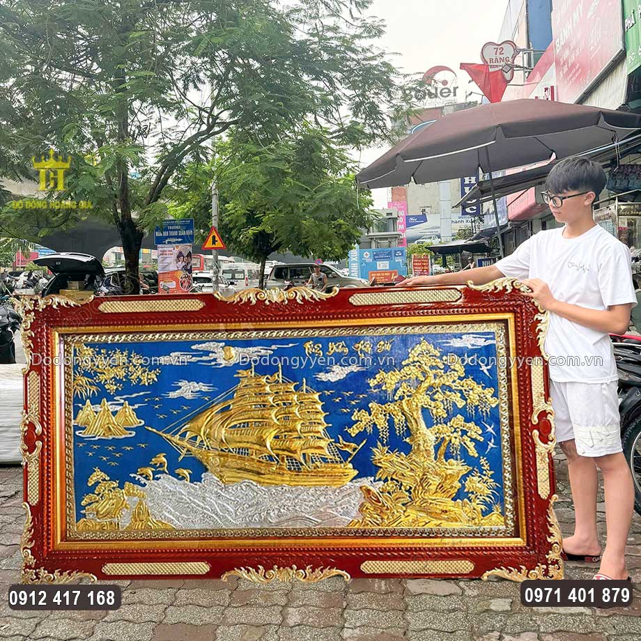 Tranh Đồng Thuận Buồm Xuôi Gió Dát Vàng Dát Bạc Nền Xanh