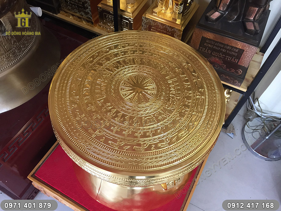 trống đồng thiếp v&agrave;ng