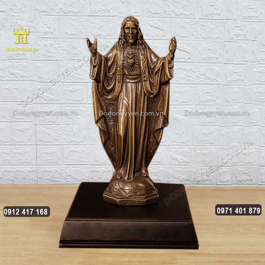 Tượng Chúa Jesus Với Trái Tim Ngời Sáng Bằng Đồng Vàng Hun Cao 42Cm