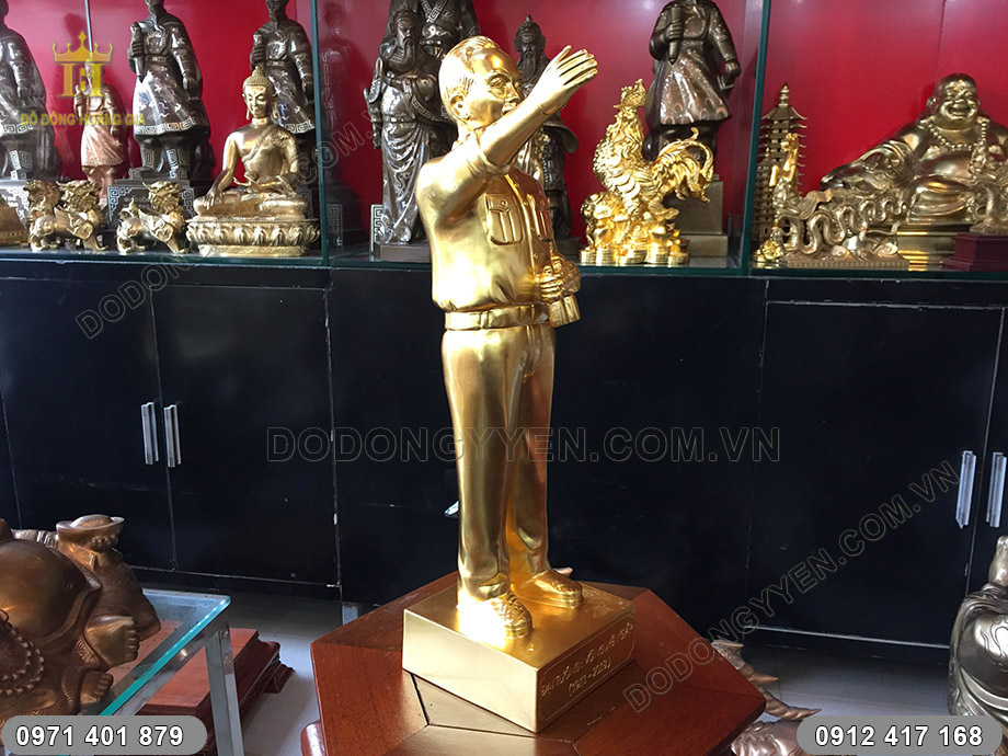tượng v&otilde; nguy&ecirc;n gi&aacute;p thếp v&agrave;ng