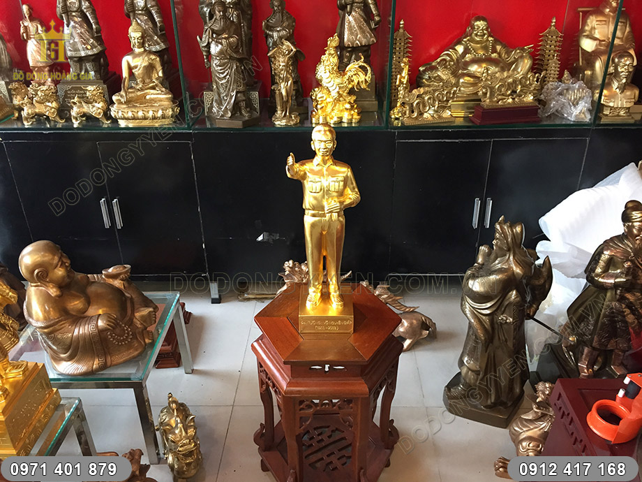 tượng v&otilde; nguy&ecirc;n gi&aacute;p thếp v&agrave;ng