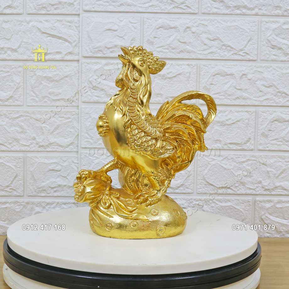 Tượng Gà Phong Thủy Mạ Vàng 24K Đứng Trên Túi Tiền Vàng 