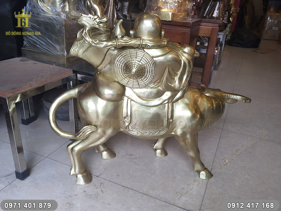 tượng phật di lặc cưỡi tr&acirc;u