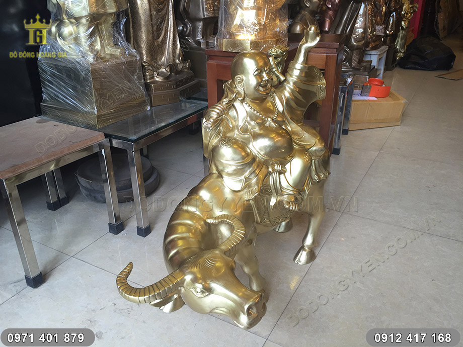 tượng phật di lặc cưỡi tr&acirc;u