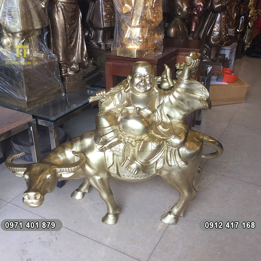 Tượng Phật Di Lặc Cưỡi Trâu Bằng Đồng Tượng Phật Di Lặc Cưỡi Trâu Bằng Đồng