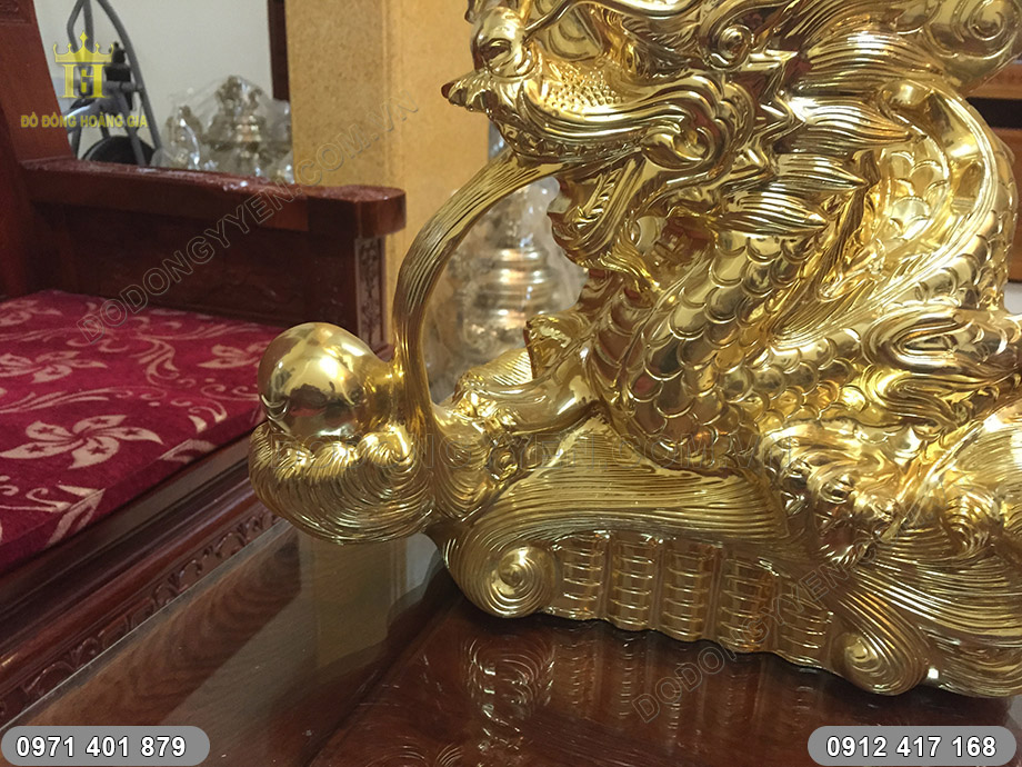 tượng rồng mạ v&agrave;ng