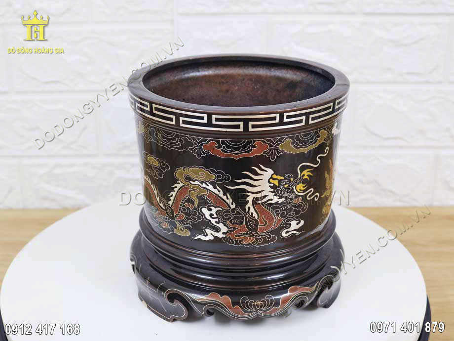 Bát hương bằng đồng khảm ngũ sắc có đa dạng kích thước cho khách hàng lựa chọn