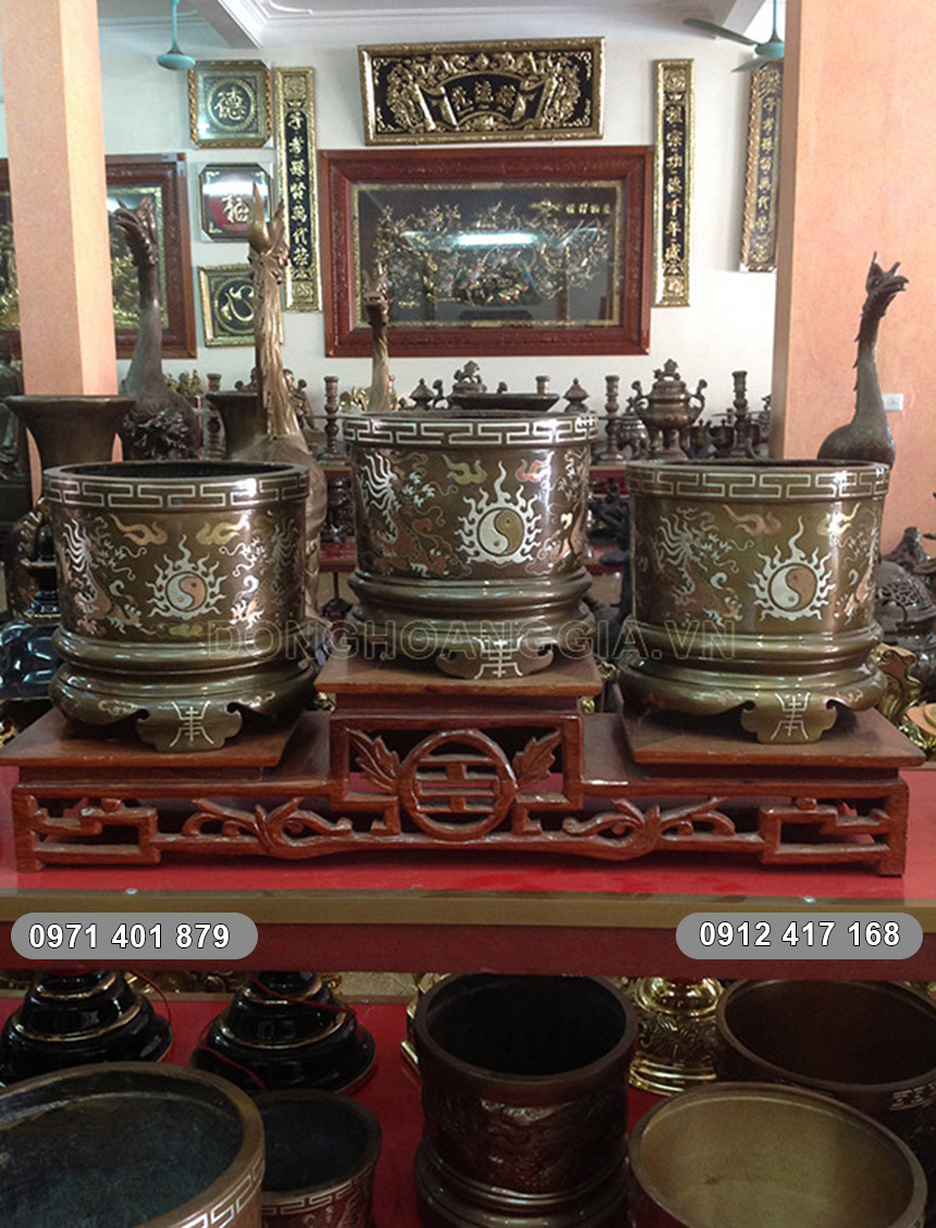 ba b&aacute;t hương