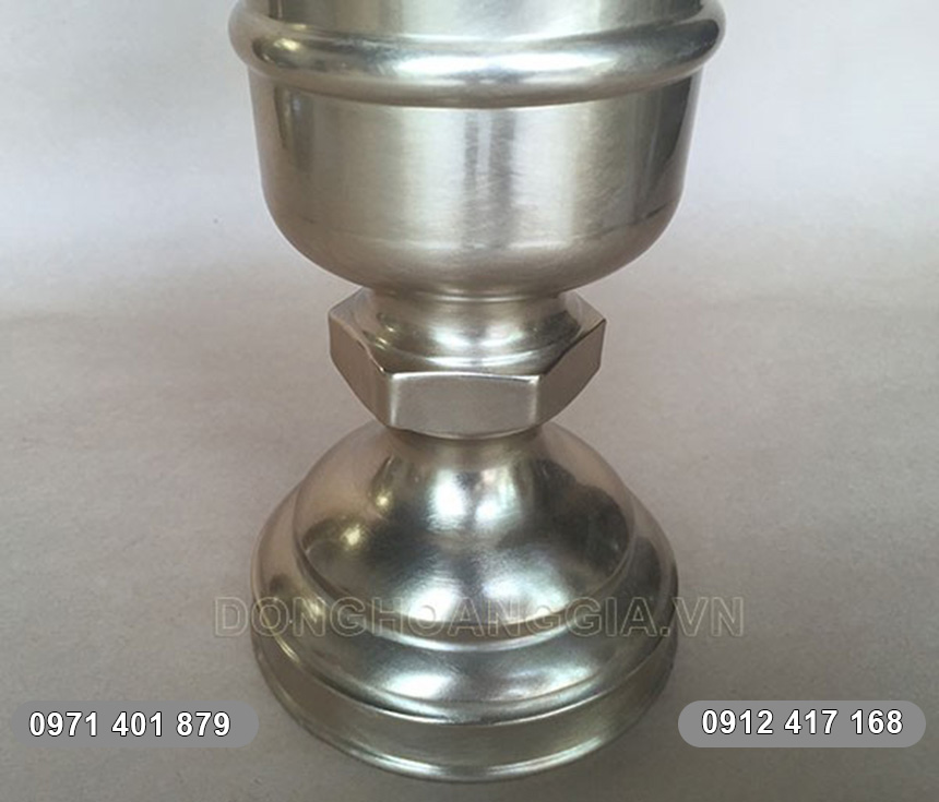 Hình ảnh chân đế ống hương đồng vàng chân đế ống hương