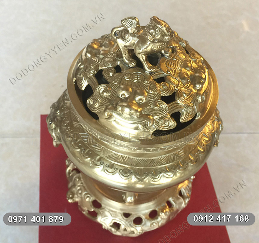 Lư đốt trầm mini nhìn từ trên Lư đốt trầm mini nhìn từ trên