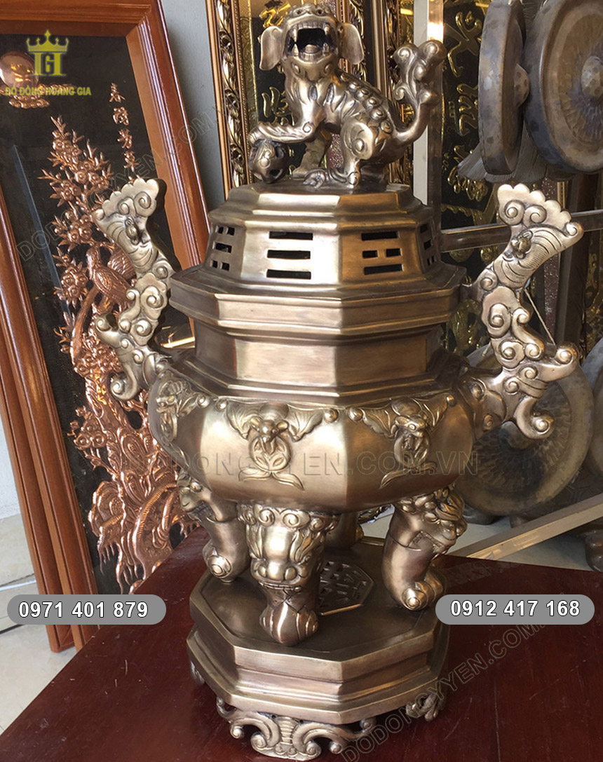 đỉnh thờ b&aacute;t gi&aacute;c
