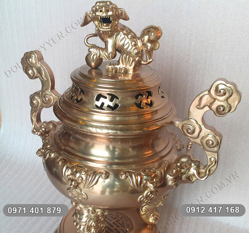 Đỉnh thờ Dơi Ph&uacute;c