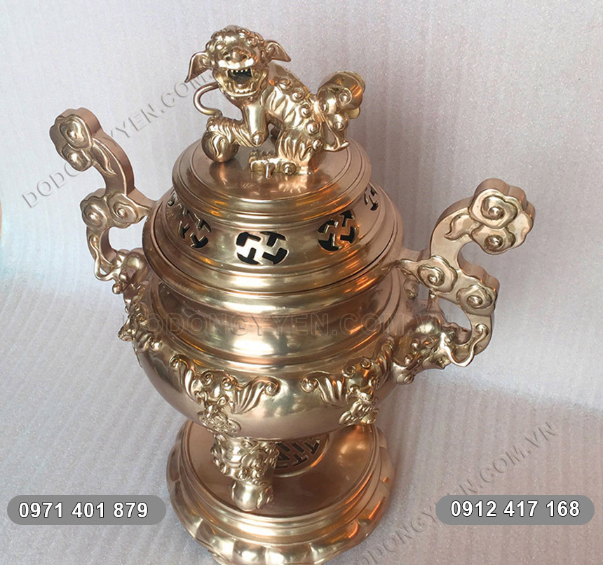 Đỉnh thờ Dơi Ph&uacute;c Tiền
