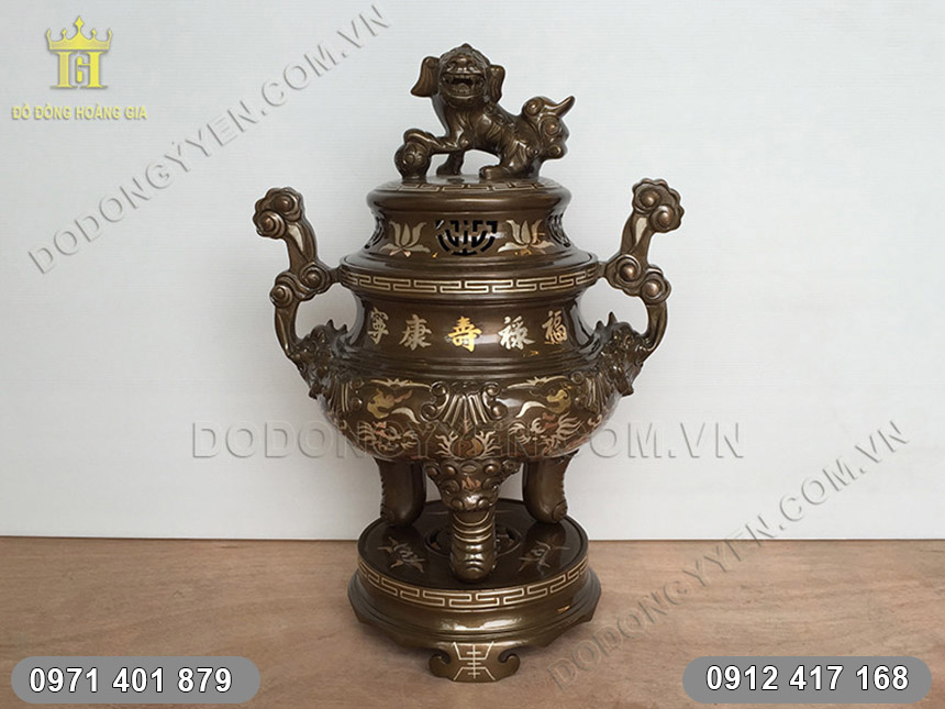 Đỉnh đồng khảm chữ V&agrave;ng 1