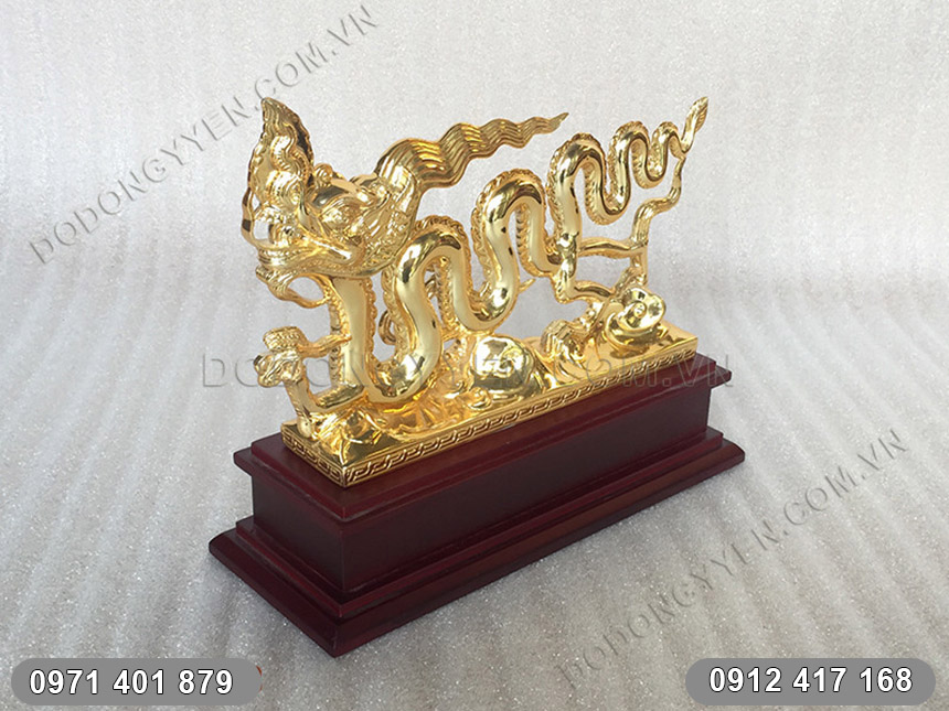 Tượng con Rồng thời Lý góc nhìn nghiêng Tượng Rồng thời Lý Mạ Vàng
