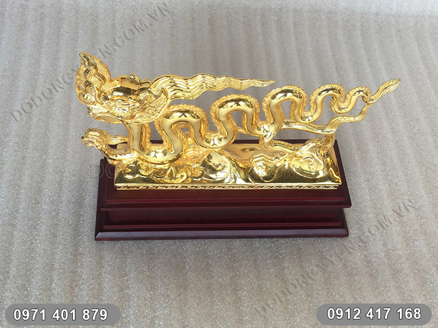 con Rồng thời Lý Mạ Vàng 24K nhìn từ trên con Rồng Mạ Vàng
