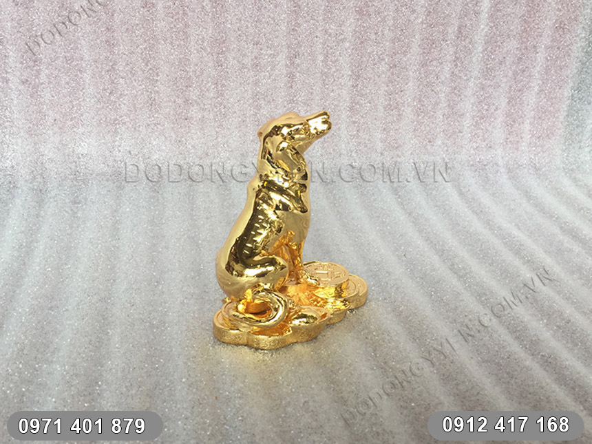 Chó bằng đồng Mạ Vàng nhỏ nhìn từ phía sau Quà tặng tuổi Tuất