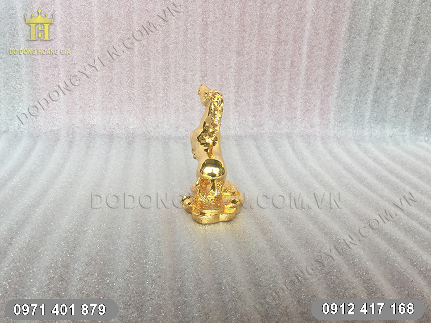 ngựa mạ v&agrave;ng cao cấp