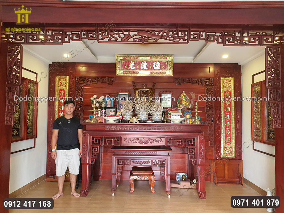 Lắp Đặt Bộ Hoành Phi Câu Đối Đồng Vàng Nền Đỏ 1M76 Tại Nhà Khách Hàng