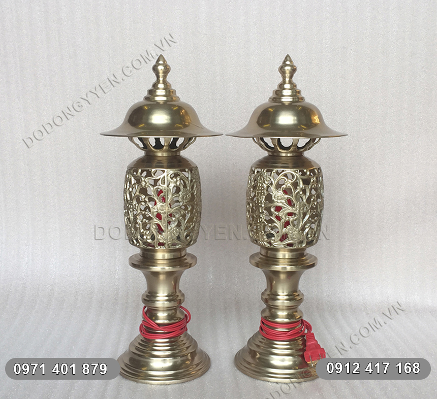 Đ&egrave;n Quả Dứa