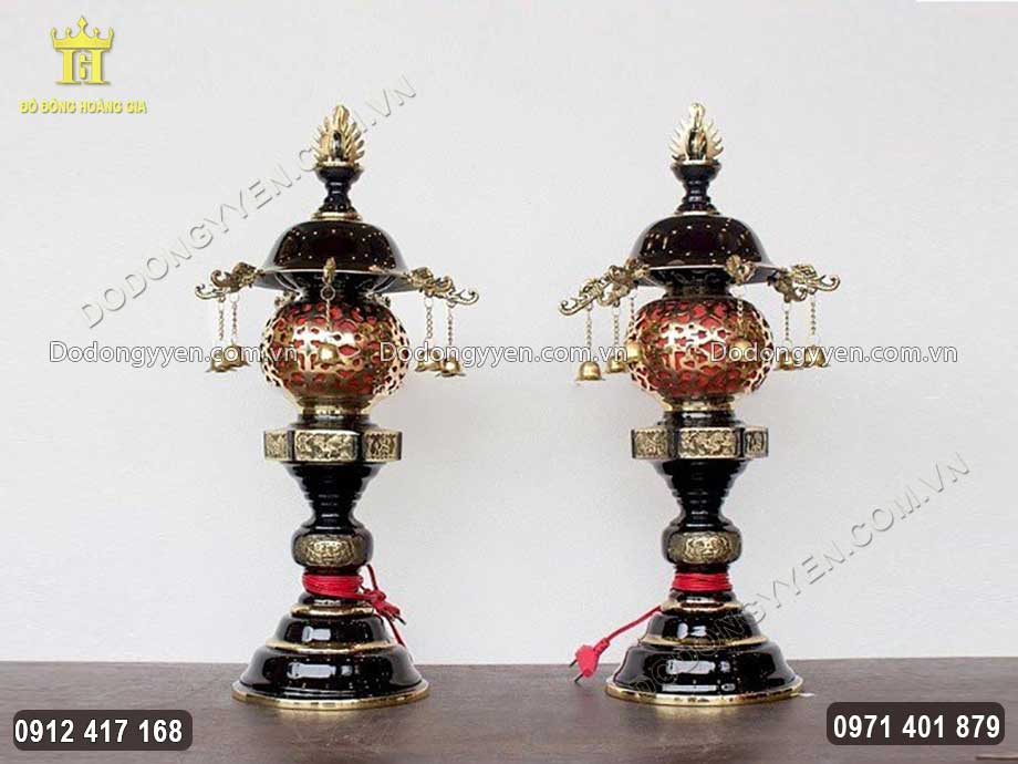 Đôi Đèn Thờ Cúng Bằng Đồng Vàng Hun Treo Chuông Cao 62Cm