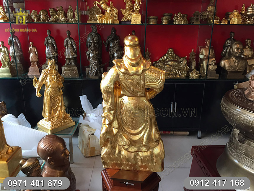 tượng quan c&ocirc;ng thếp v&agrave;ng