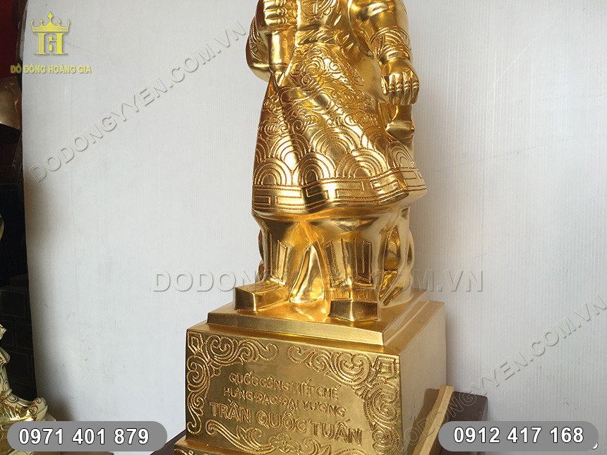 Tượng Trần Hưng Đạo Thếp Vàng Tượng Trần Hưng Đạo Thếp Vàng