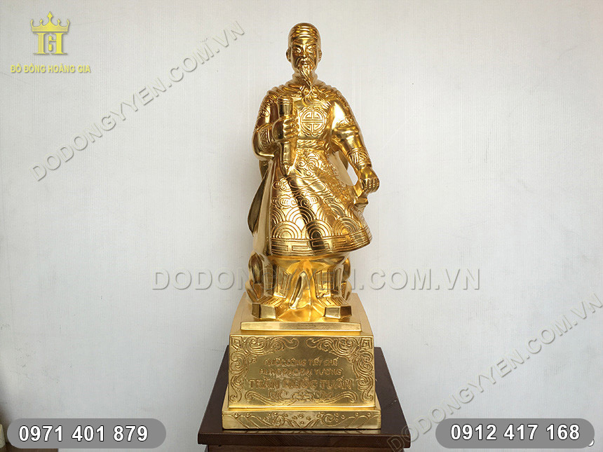 Tượng Trần Hưng Đạo Thếp Vàng Tượng Trần Hưng Đạo Thếp Vàng