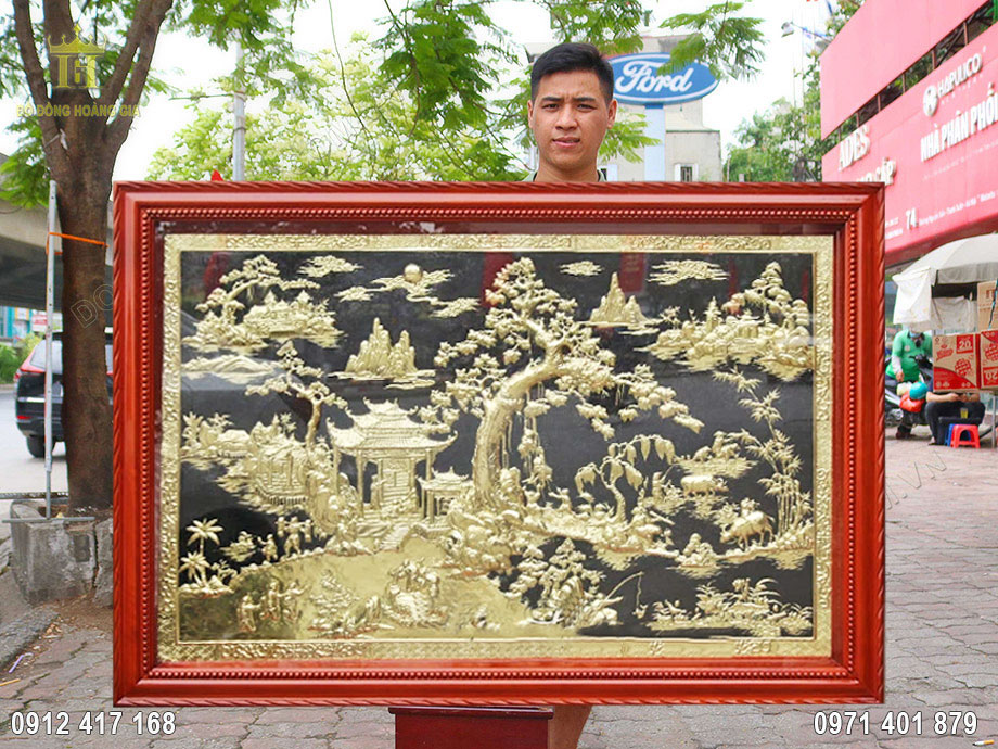 Từng đường n&eacute;t tr&ecirc;n bức tranh đồng qu&ecirc; được chế t&aacute;c tỉ mỉ 