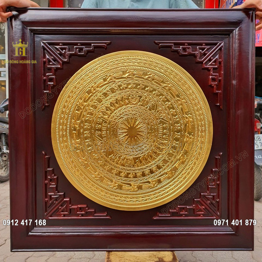 tranh mặt trống đồng d&aacute;t v&agrave;ng