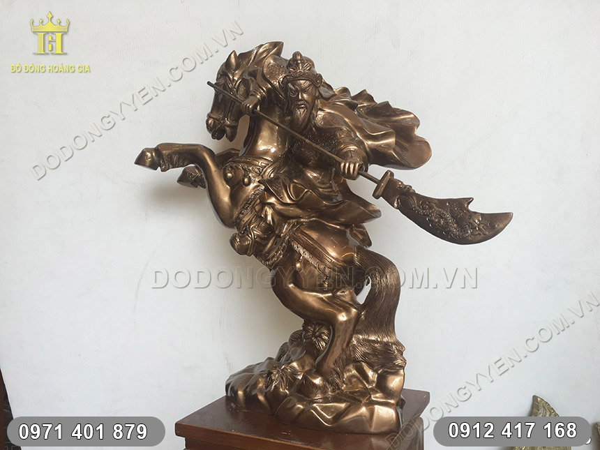 tượng quan vân trường cưỡi ngựa tượng quan vân trường cưỡi ngựa
