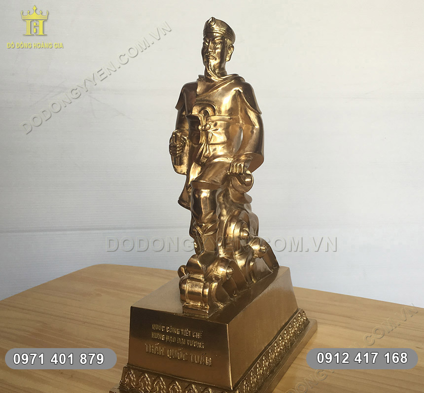 Tượng Trần Hưng Đạo Bước Chân Tượng Trần Hưng Đạo Bước Chân