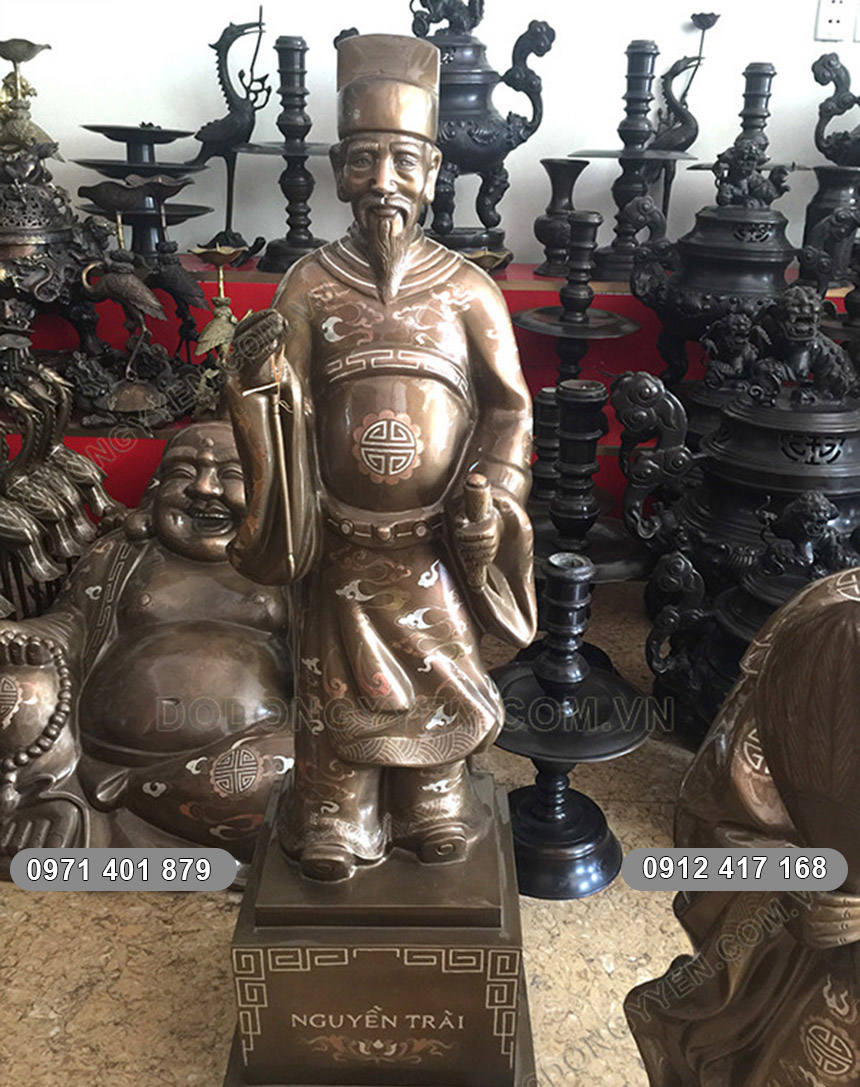 tượng đồng Nguyễn Tr&atilde;i