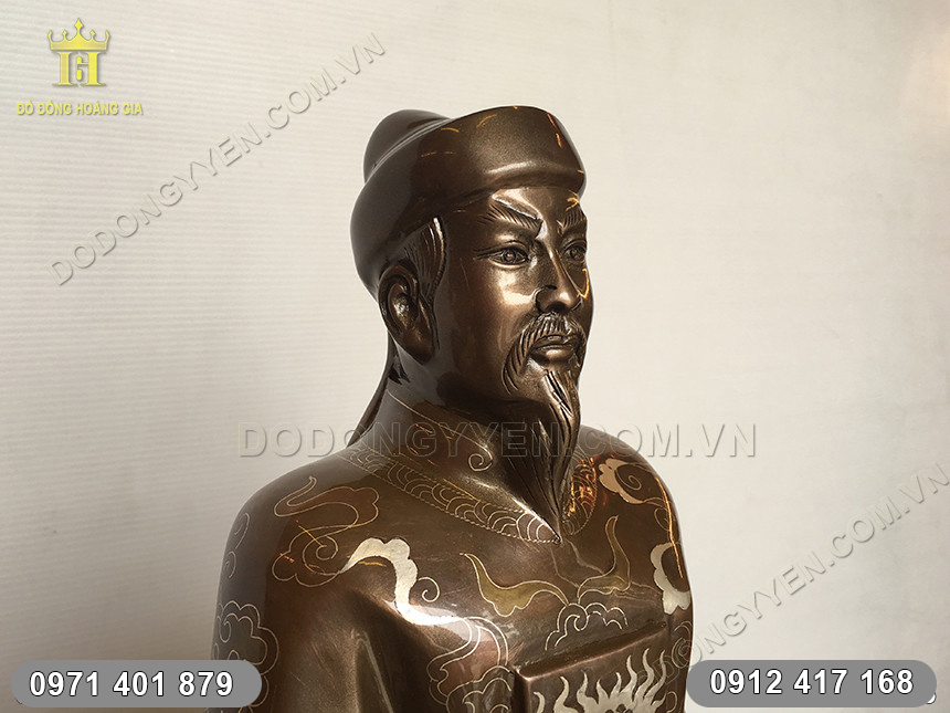 tượng đồng L&ecirc; Lợi